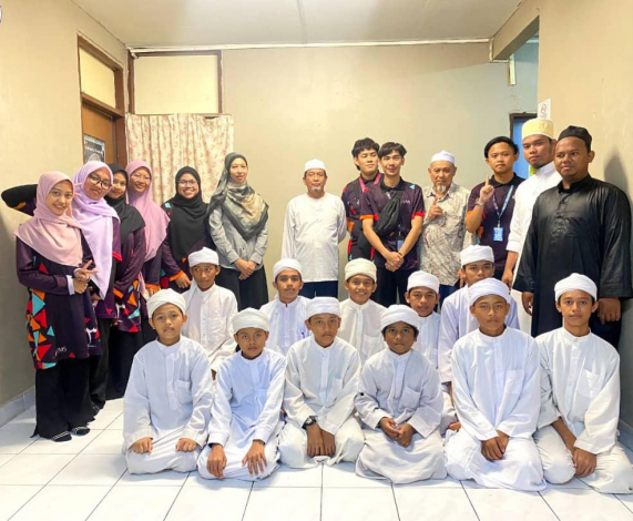 Pelajar Kursus Pengurusan Wakaf Program Kewangan Islam, FKAL sumbang peralatan kelengkapan harian kepada Madrasah Al Ansar